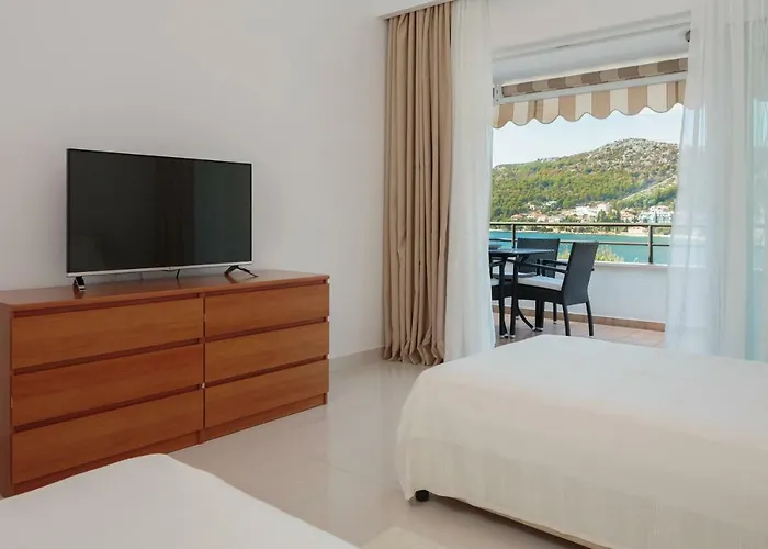 Silvio * سيغيت فغانييتْسا